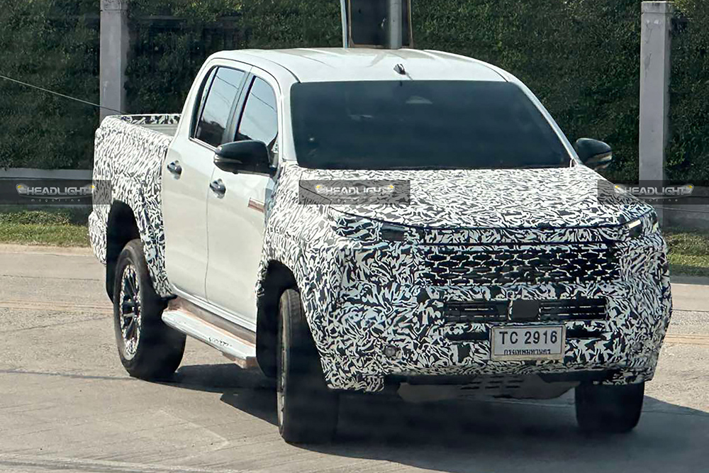 Toyota Hilux 2026 em testes na Tailândia