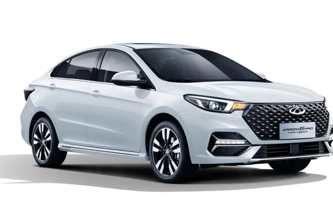 caoa-chery-arrizo-6-pro-hybrid-max-drive-2025