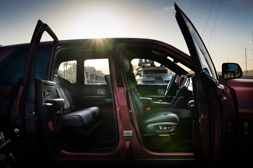 rolls-royce_cullinan_52 Rolls-Royce Cullinan Black Badge