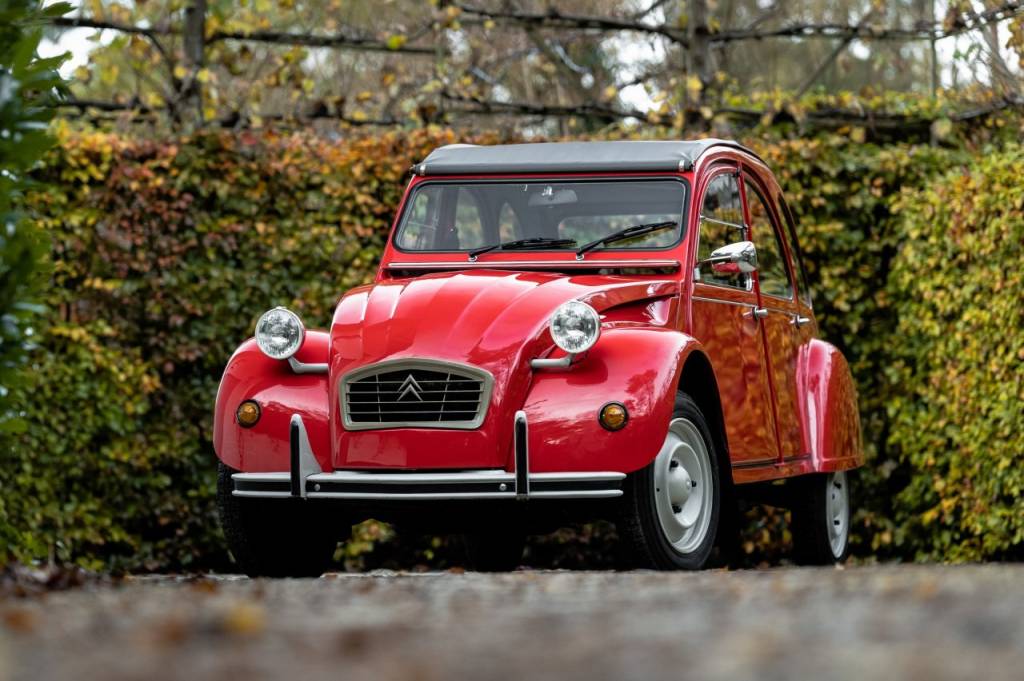 Citroën pode reviver lendário 2CV com motorização elétrica e visual retrô