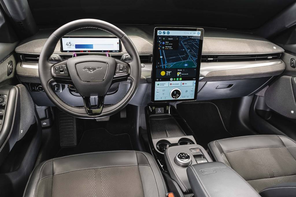 Chevrolet Blazer EV RS x Ford Mustang Mach-E GT Performance Chevrolet Blazer EV RS x Ford Mustang Mach-E GT Performance