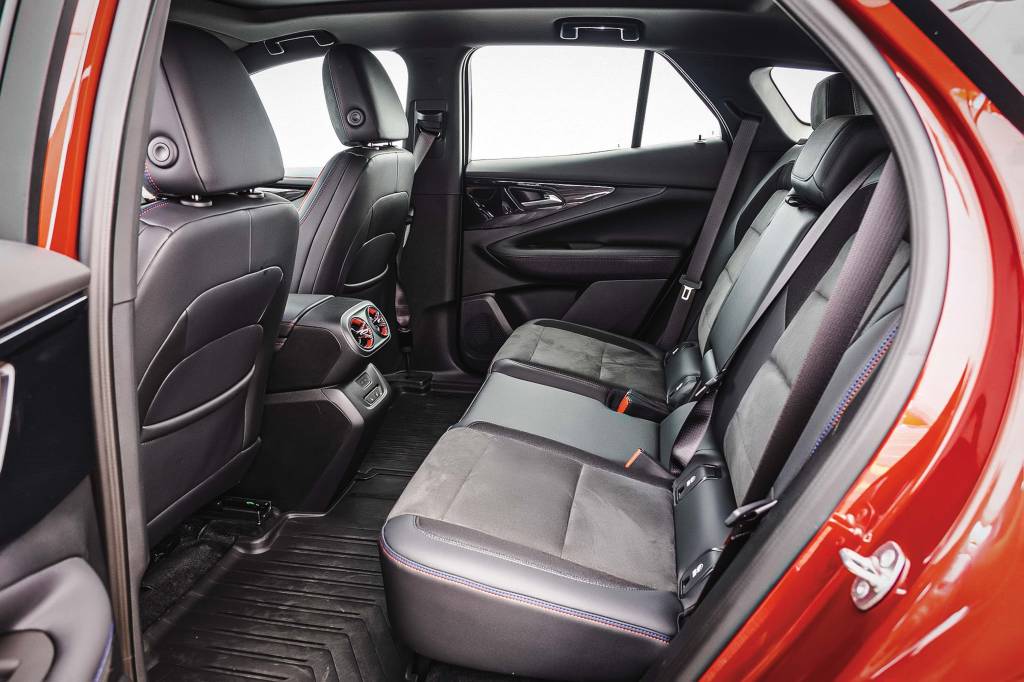 Chevrolet Blazer EV RS x Ford Mustang Mach-E GT Performance Chevrolet Blazer EV RS x Ford Mustang Mach-E GT Performance
