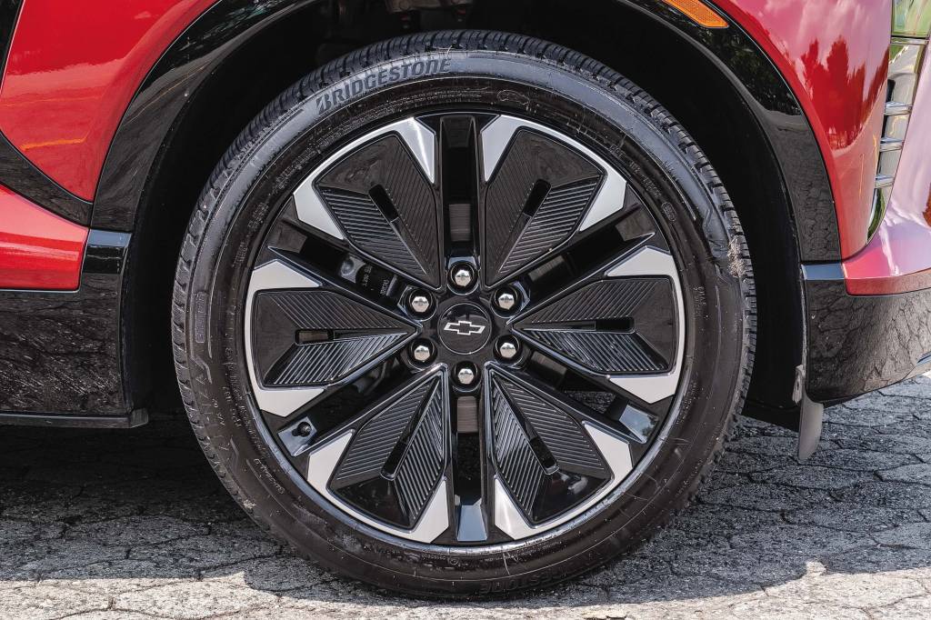 Chevrolet Blazer EV RS x Ford Mustang Mach-E GT Performance Chevrolet Blazer EV RS x Ford Mustang Mach-E GT Performance