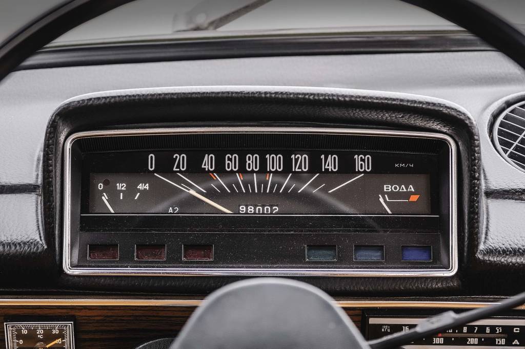 clássicos | ZHIGULI / VAZ-2101 / LADA CLASSIC Quatro ROdas