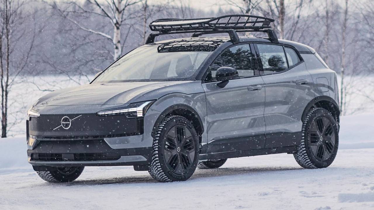 Volvo EX90 Cross Country