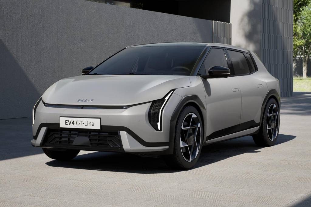 689600 Kia EV4