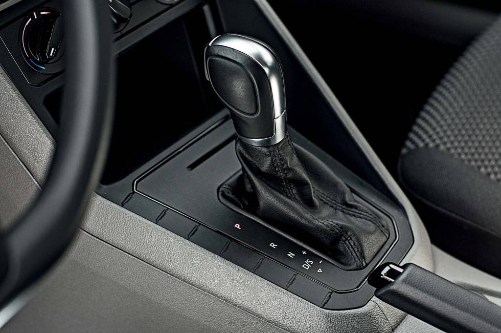 Como funciona a alavanca (ou os botões) do câmbio de um carro automático