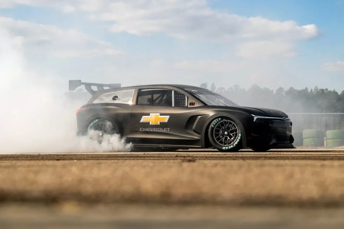 Chevrolet-Blazer-EV.R-NASCAR-1