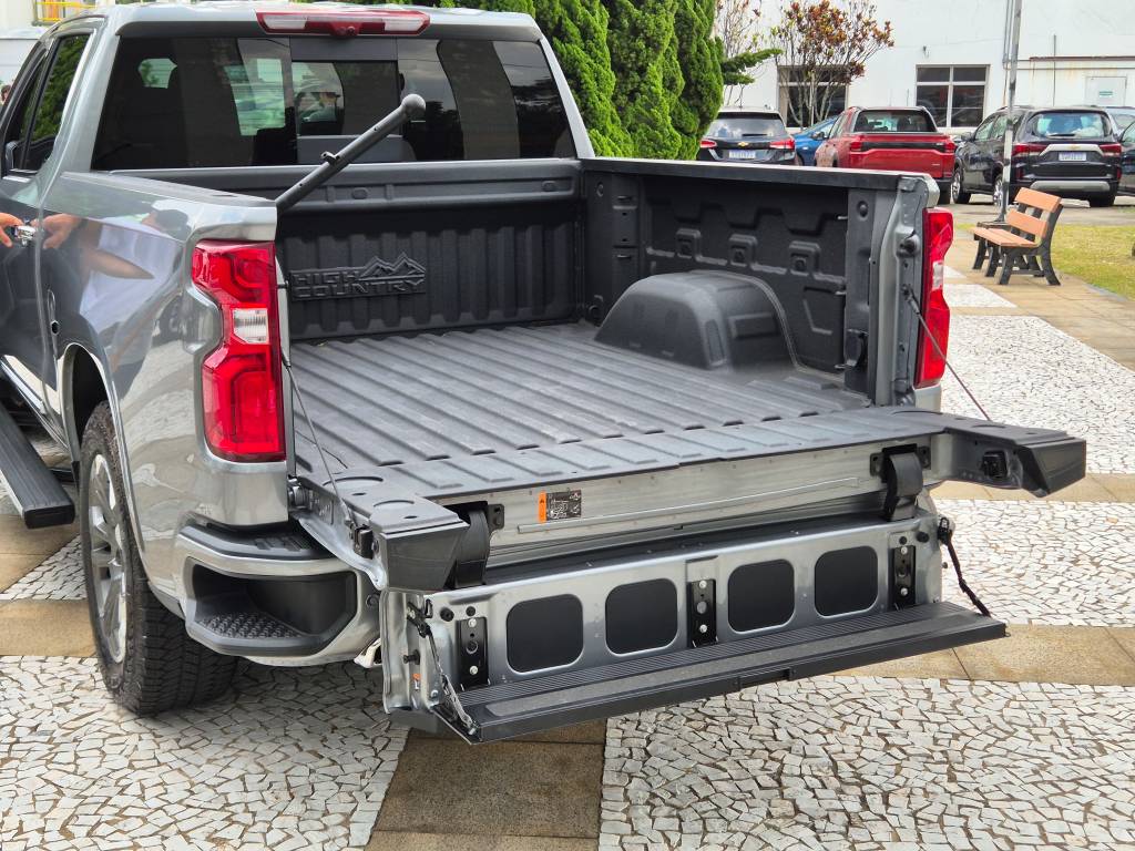 Chevrolet Silverado 2025 (3) Chevrolet Silverado 2025