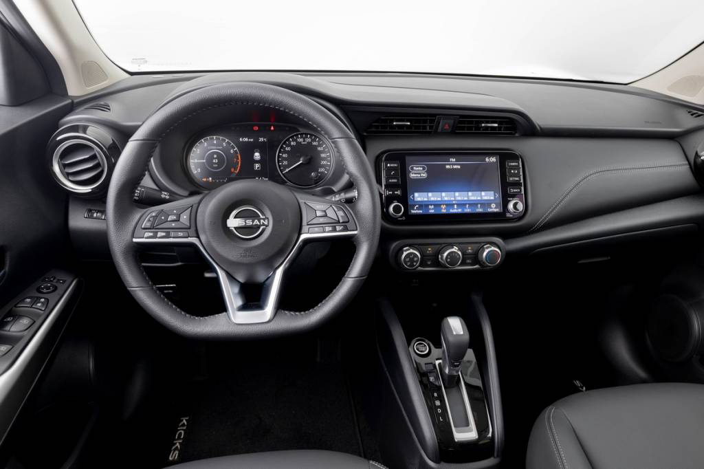 Nissan_Kicks_Play- Painel aberto Nissan Kicks Play