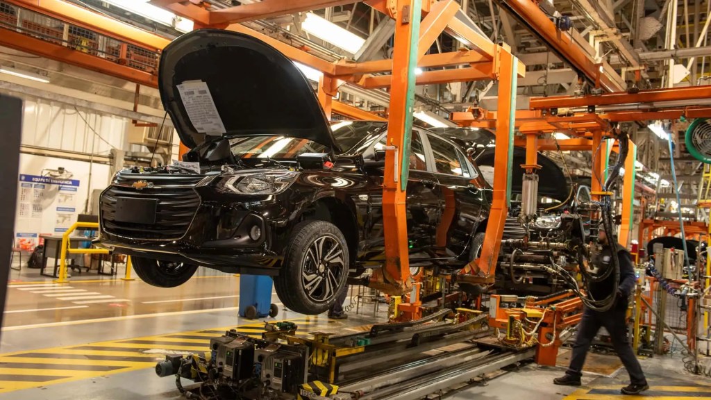 Chevrolet Onix terá produção reduzida por meses antes da linha 2026