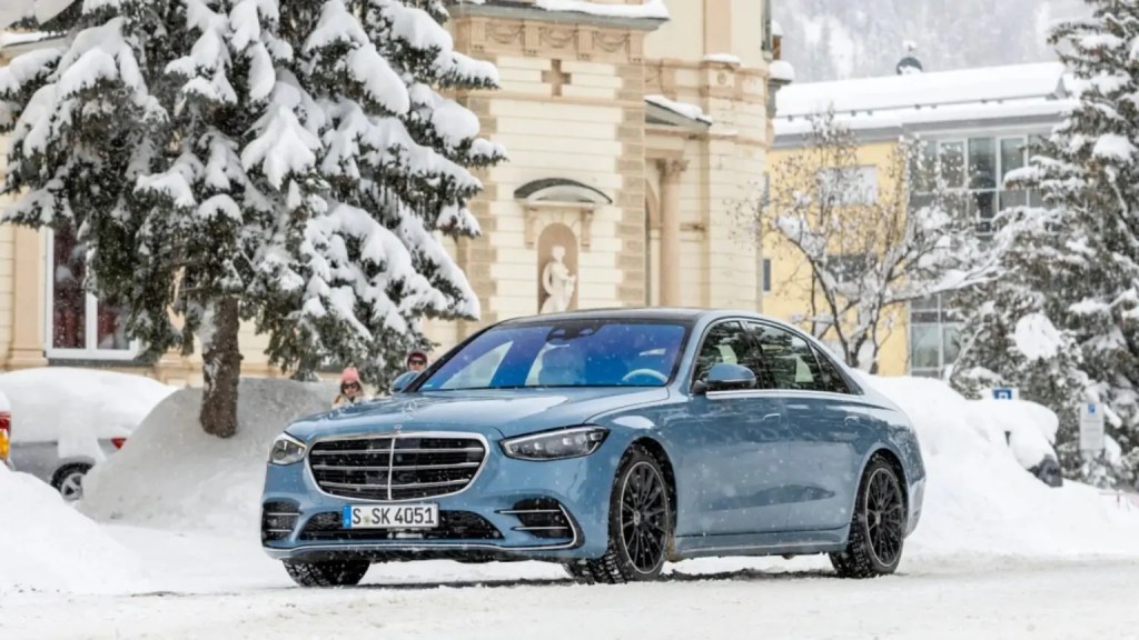 Novo Mercedes Classe S chegará até o início de 2026 com novo visual