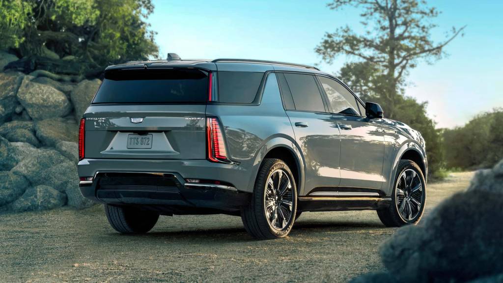 2026-cadillac-escalade-iql (2) Cadillac Escalade