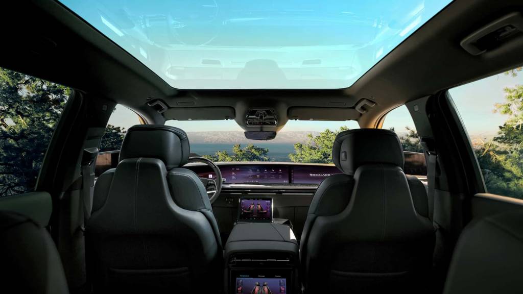 2026-cadillac-escalade-iql (4) Cadillac Escalade