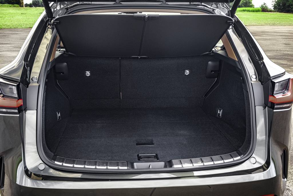 2FLP1346_5f5c07 Lexus NX 450h+