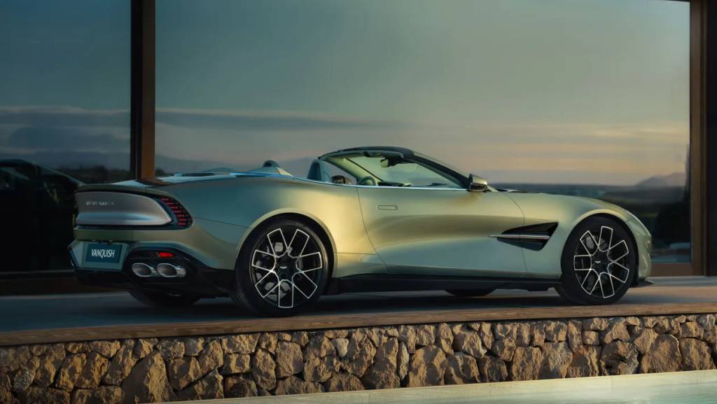 Aston Martin Vanquish Volante 2025-6 Aston Martin Vanquish Volante