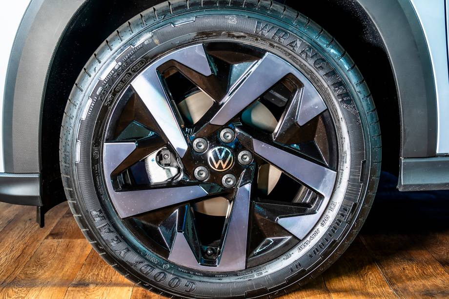 Rodas aro 17 diamantadas e com fundo preto