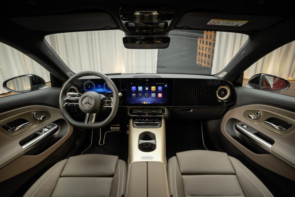 mercedes-benz_cla_350_4matic_with_eq_technology_amg_line_edition_6 Mercedes-Benz CLA