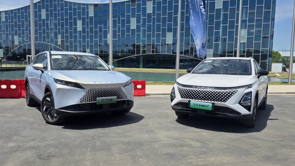Omoda 5 HEV e Omoda 7 PHEV chegam em setembro para enfrentar Toyota e BYD
