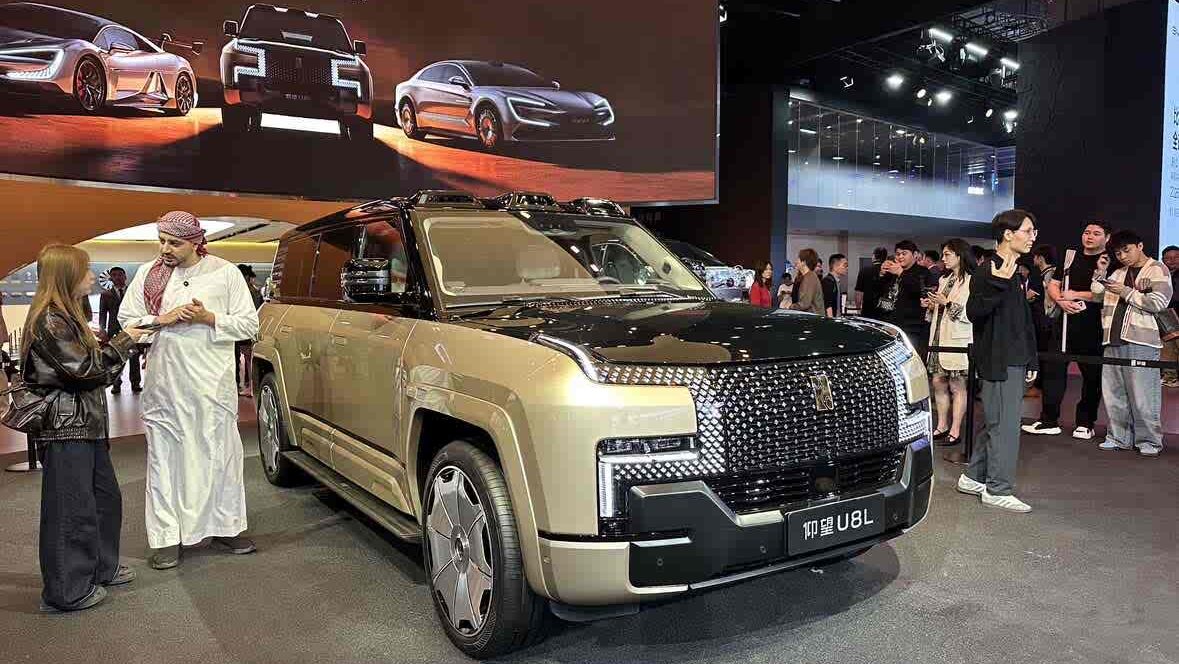 BYD Yangwang U8L