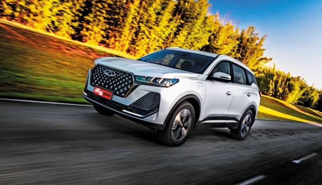 Tiggo 7 Pro PHEV roda 63 km como elétrico e tem preço do Corolla Cross híbrido