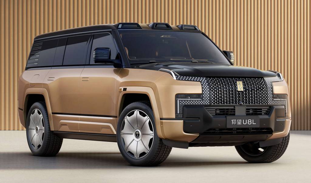 BYD de R$ 1 milhão, U8L é gigante e tem até logotipos de ouro puro
