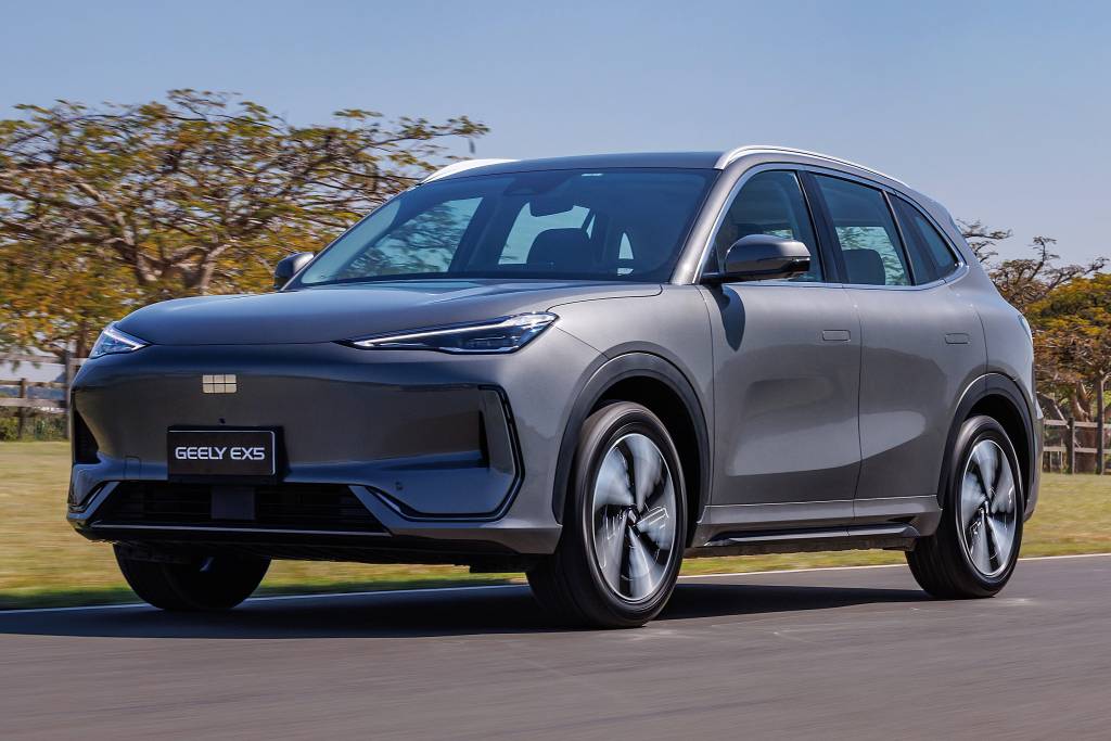 Geely compra 26,4% da Renault Brasil e vai produzir carros no Paraná