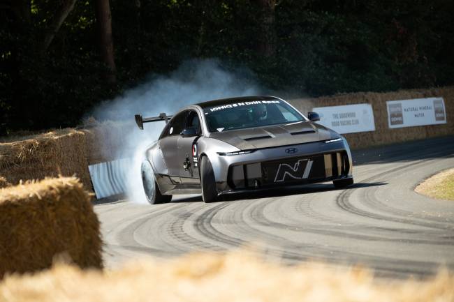 Goodwood: onde carros de corrida, clássicos e lançamentos se encontram