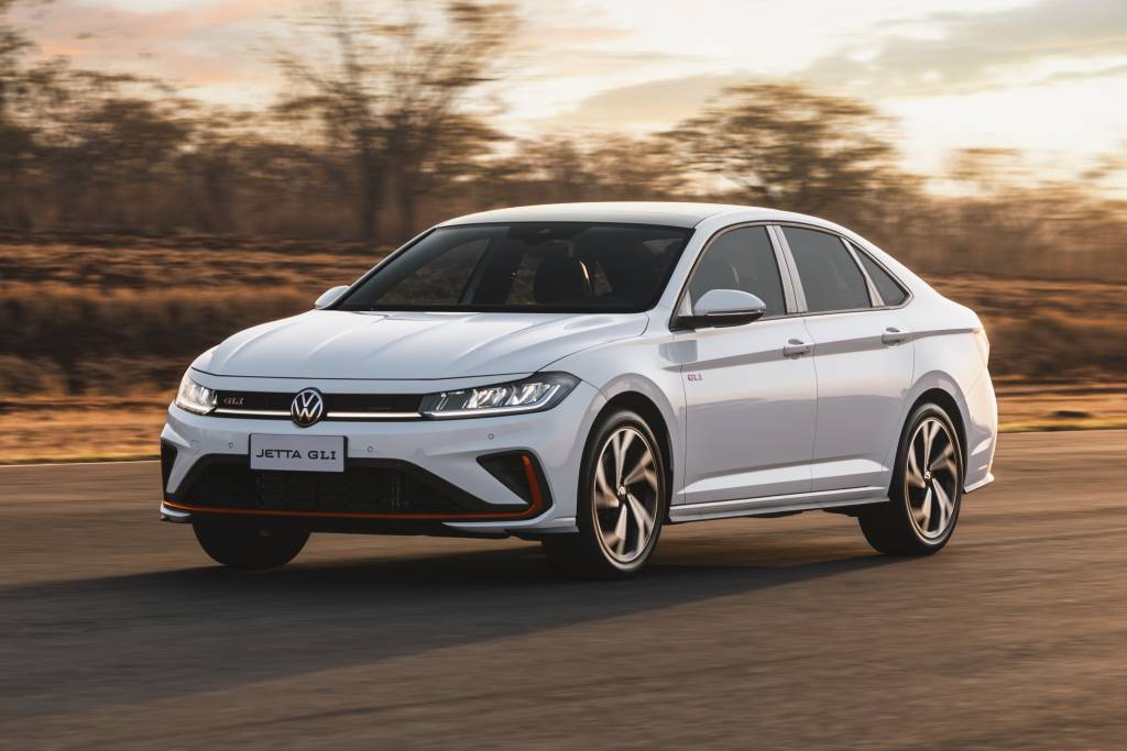 Volkswagen Jetta GLI 2026 estreia em novembro por R$ 269.990; saiba tudo sobre o sedã
