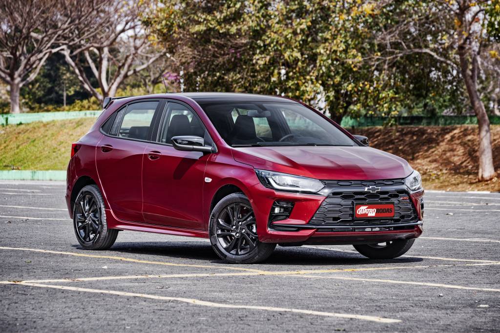 Chevrolet Onix RS 2026 é mais discreto por dentro e só empolga com álcool