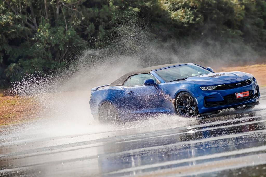 Tração dianteira é melhor que traseira? Veja como cada carro reage no limite