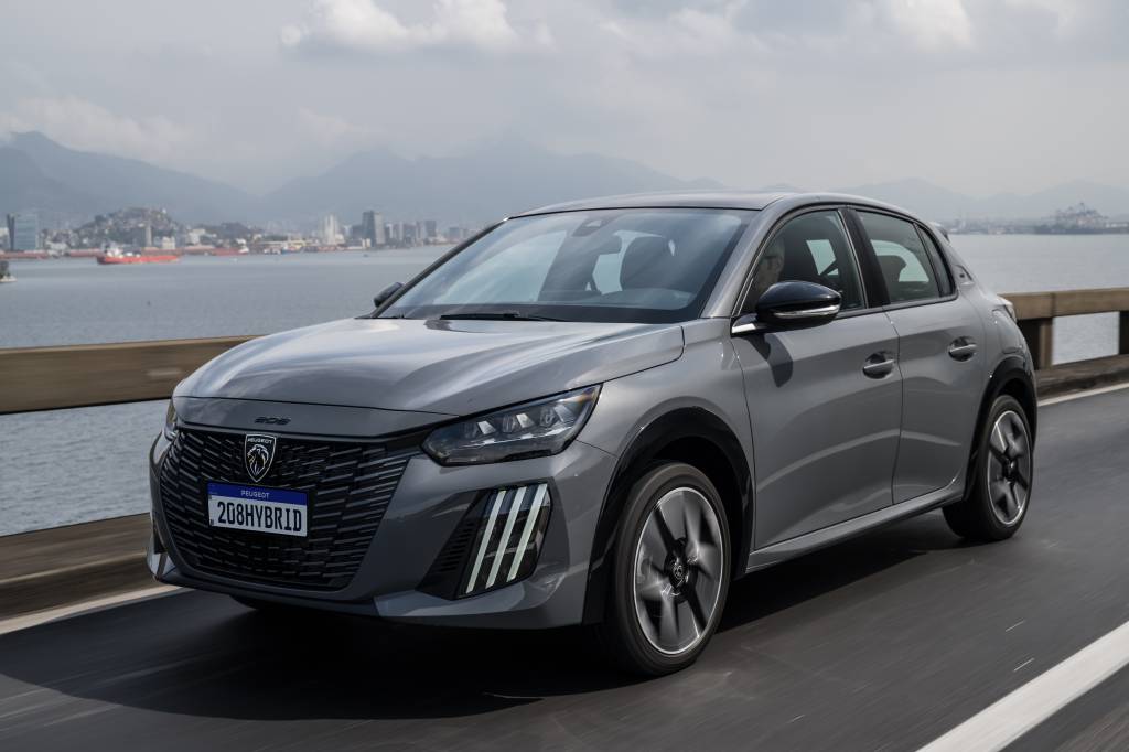 Peugeot 208 e 2008 2026 estreiam motor turbo híbrido e 10% mais econômicos