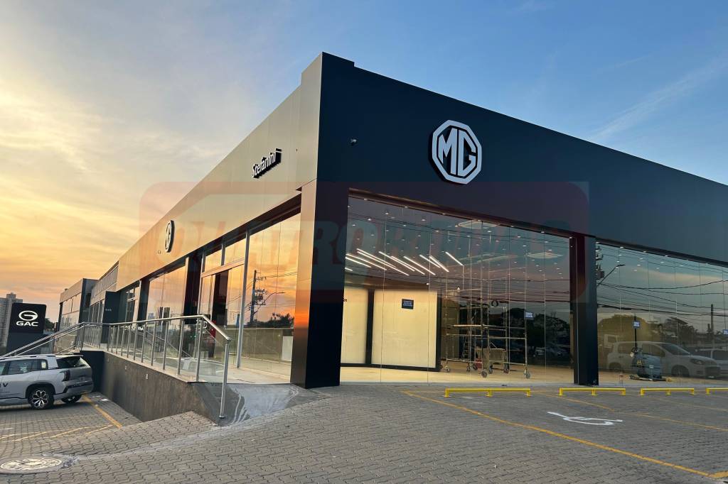 MG tem loja pronta no Brasil para estrear com SUVs e conversível elétrico