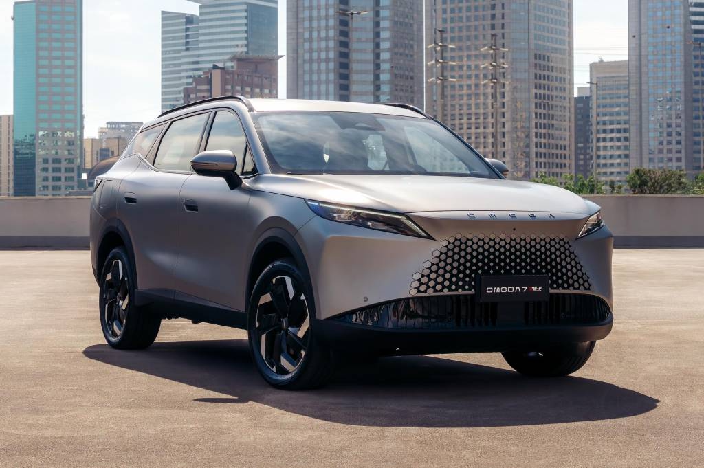 Omoda 7 entra em pré-venda e será novo plug-in contra Haval H6 e BYD Song Plus