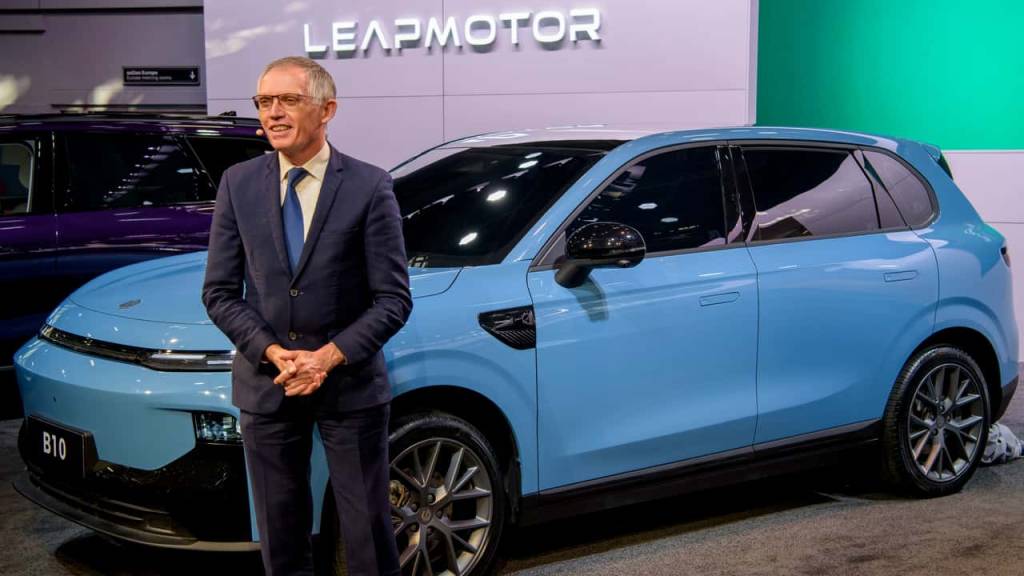 Stellantis poderia ter parte comprada por chineses, alerta ex-CEO Carlos Tavares