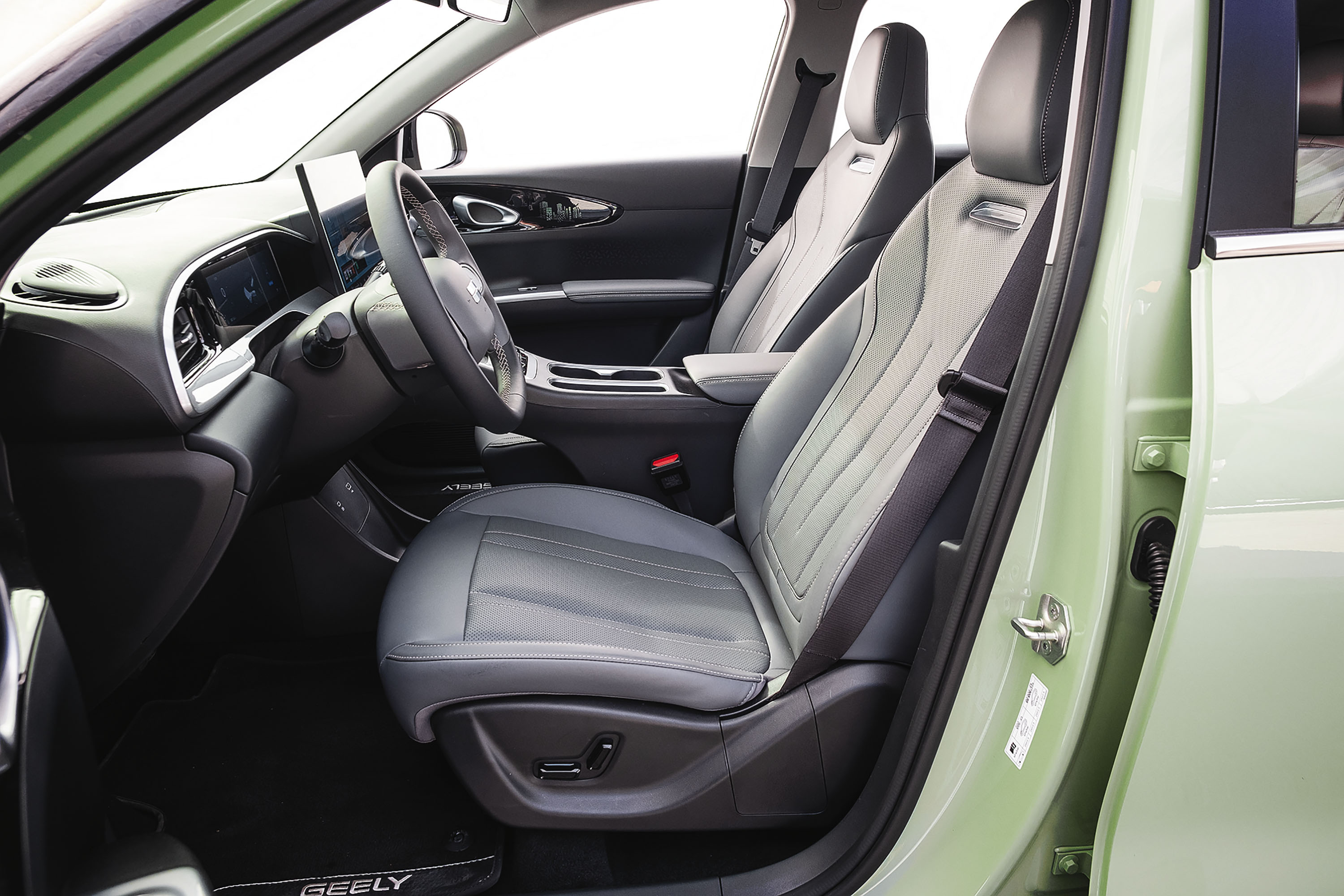 teste comparativo | GEELY EX2 x BYD DOLPHIN