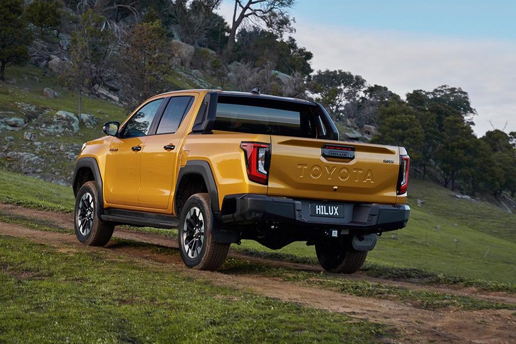 Nova Toyota Hilux poderá ganhar versão híbrida plug-in no futuro
