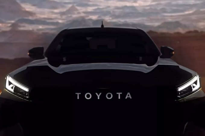 2026-Toyota-Hilux-Teaser-2-2048×1152