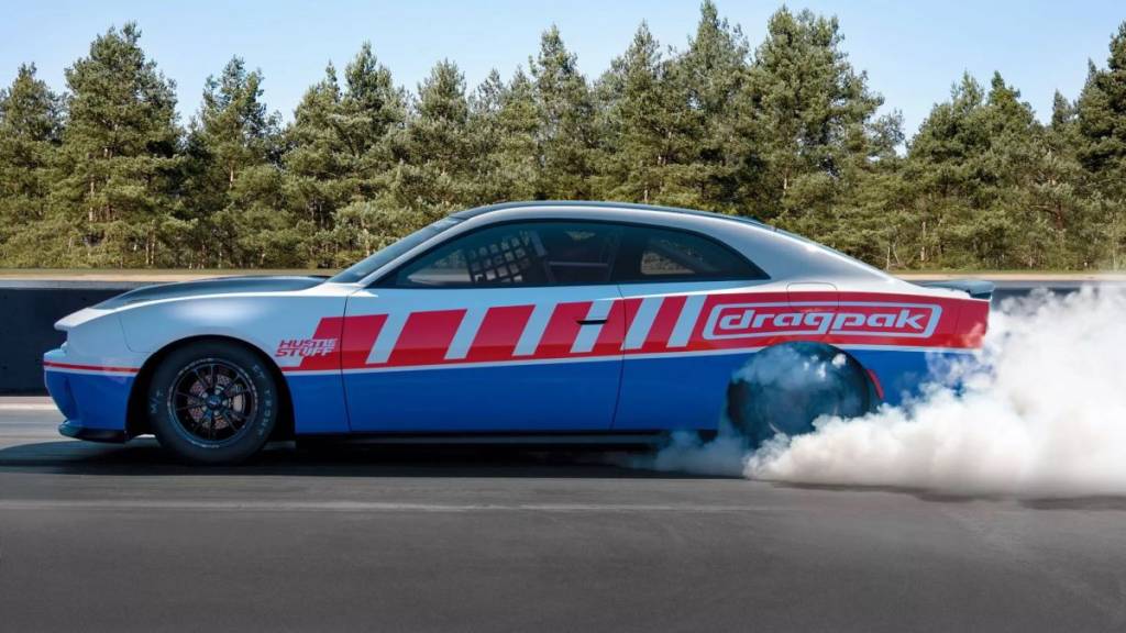 Dodge Charger volta ao motor V8 Hemi por mais de R$ 1 milhão e tem prêmio para piloto