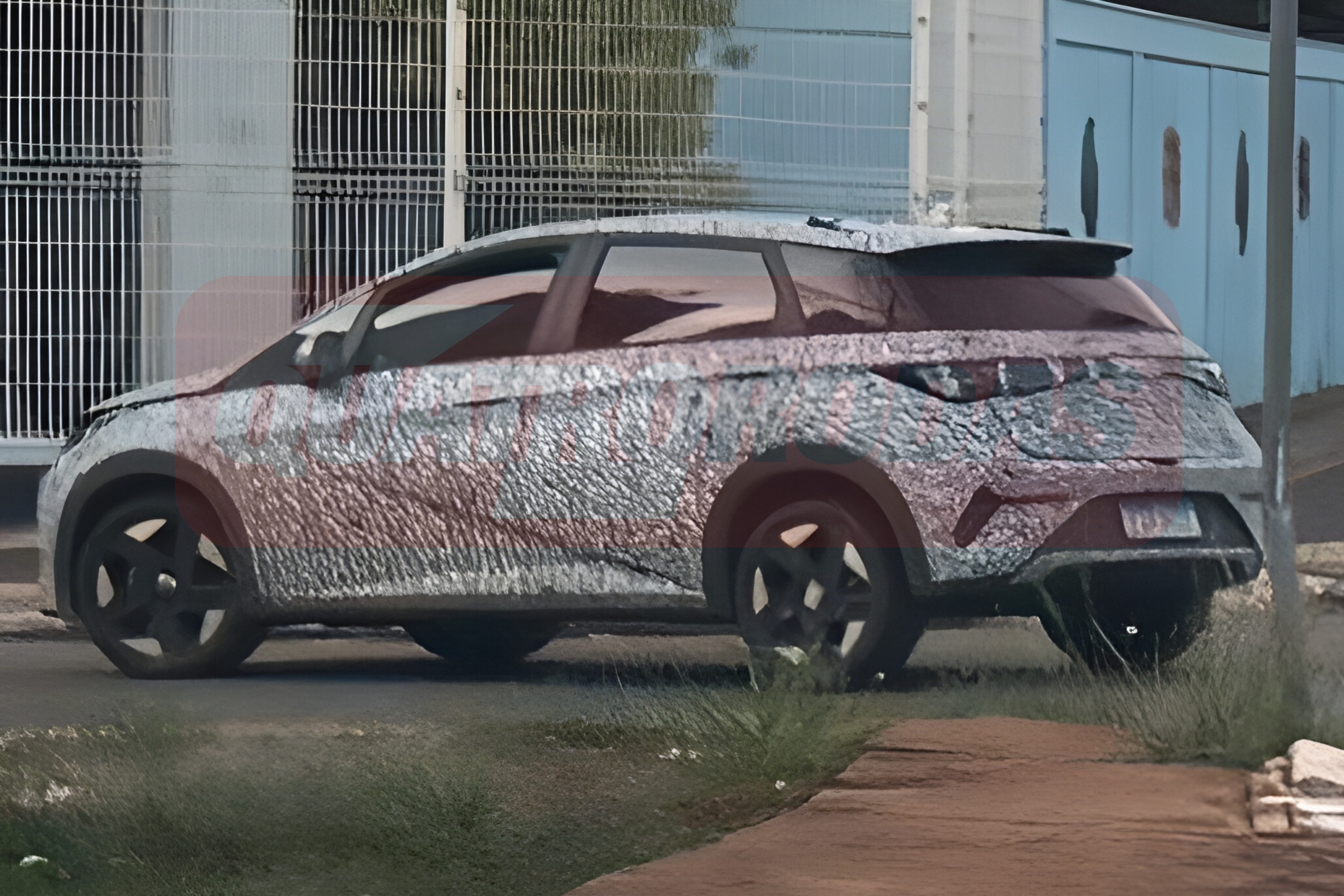 BYD Dolphin 2027 em testes no Brasil