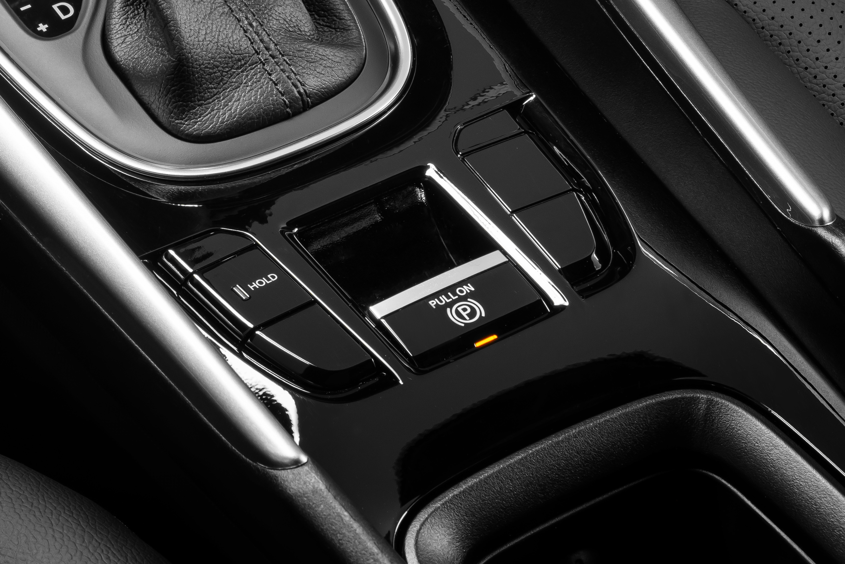 Freio de estacionamento eletr&ocirc;nico pode ser acionado por bot&atilde;o ou ativado automaticamente