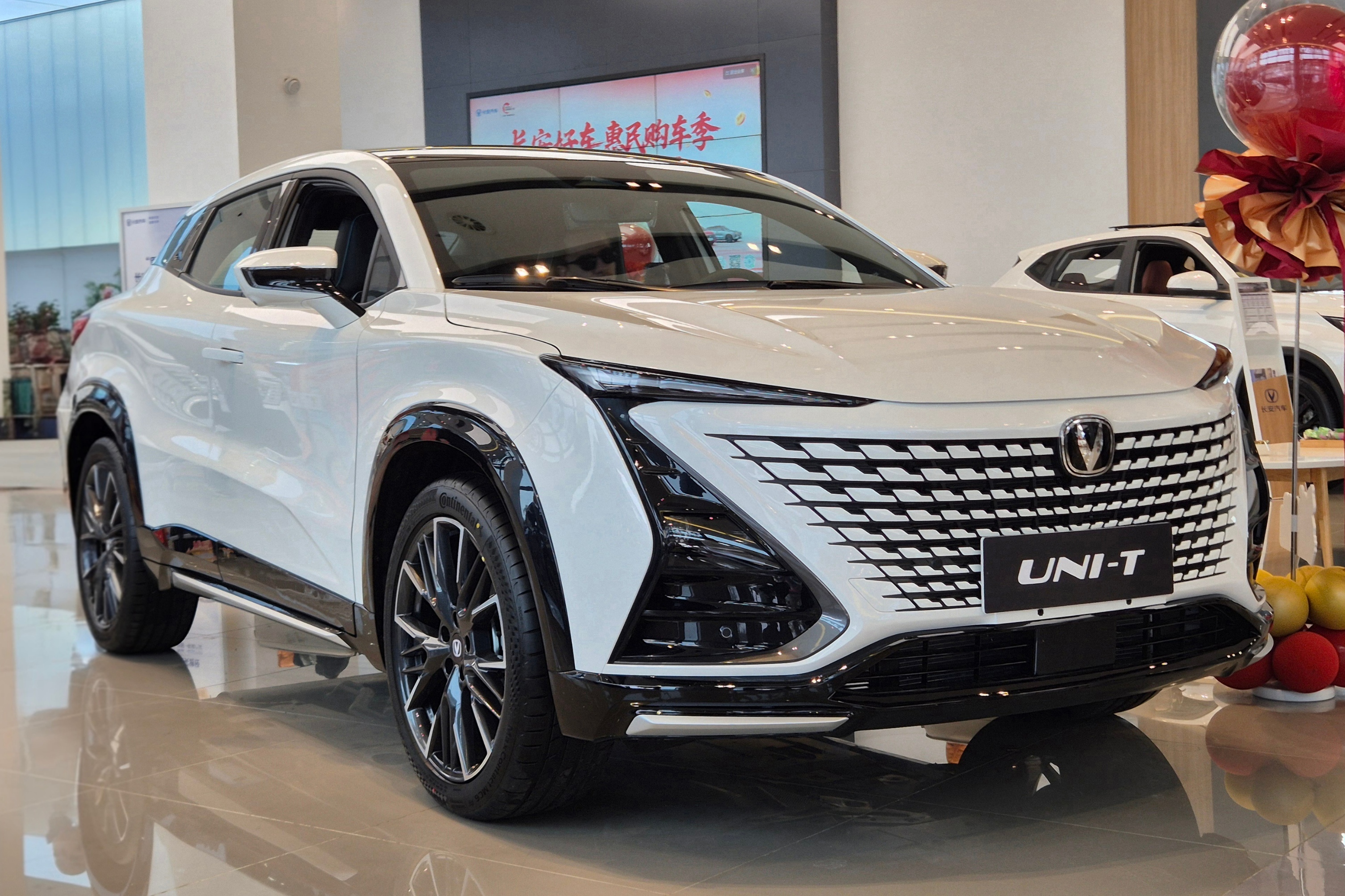 Changan Uni-t (2)