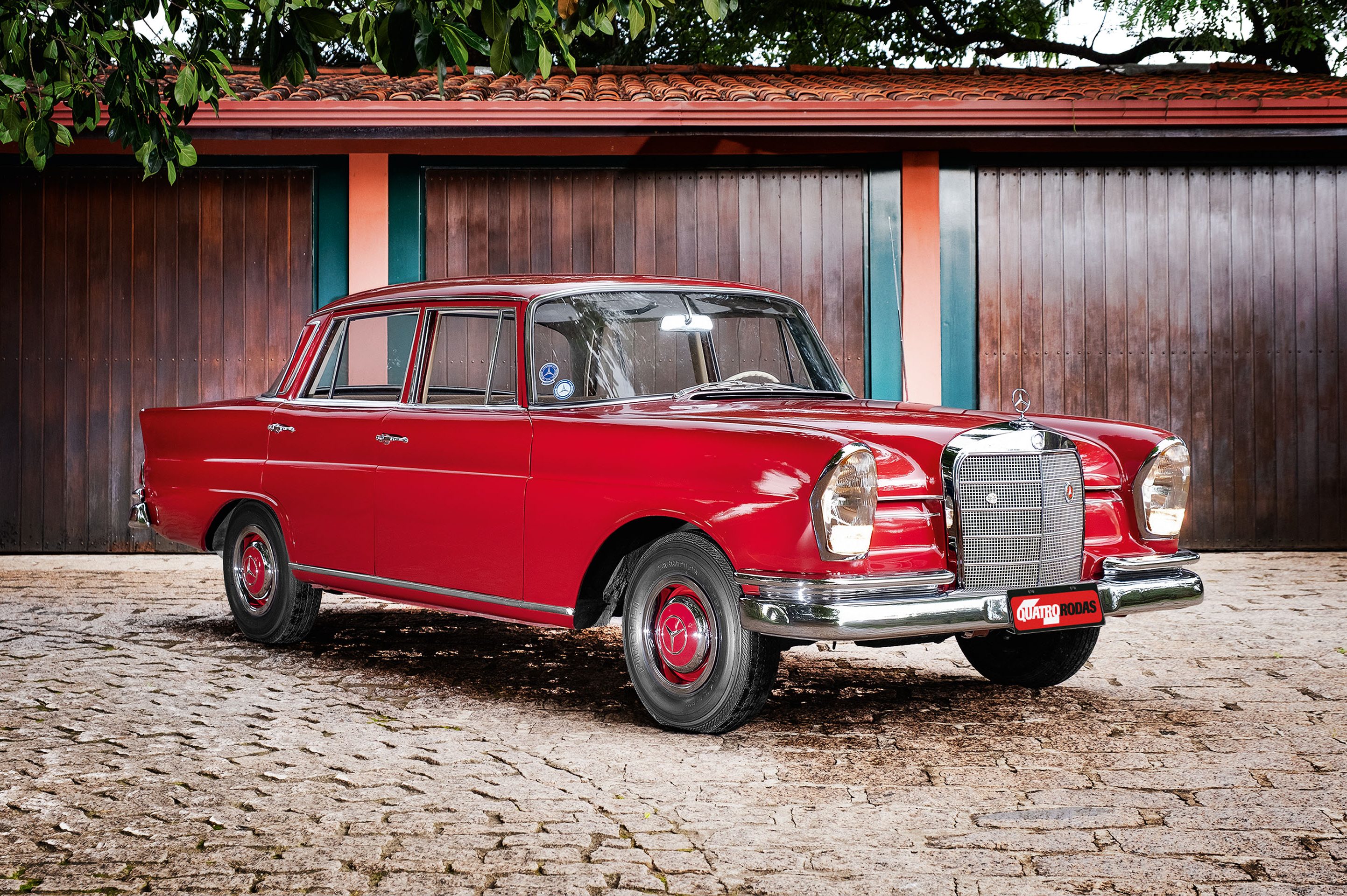 Mercedes-Benz W111: os segredos que deram origem ao Classe S e às normas de segurança