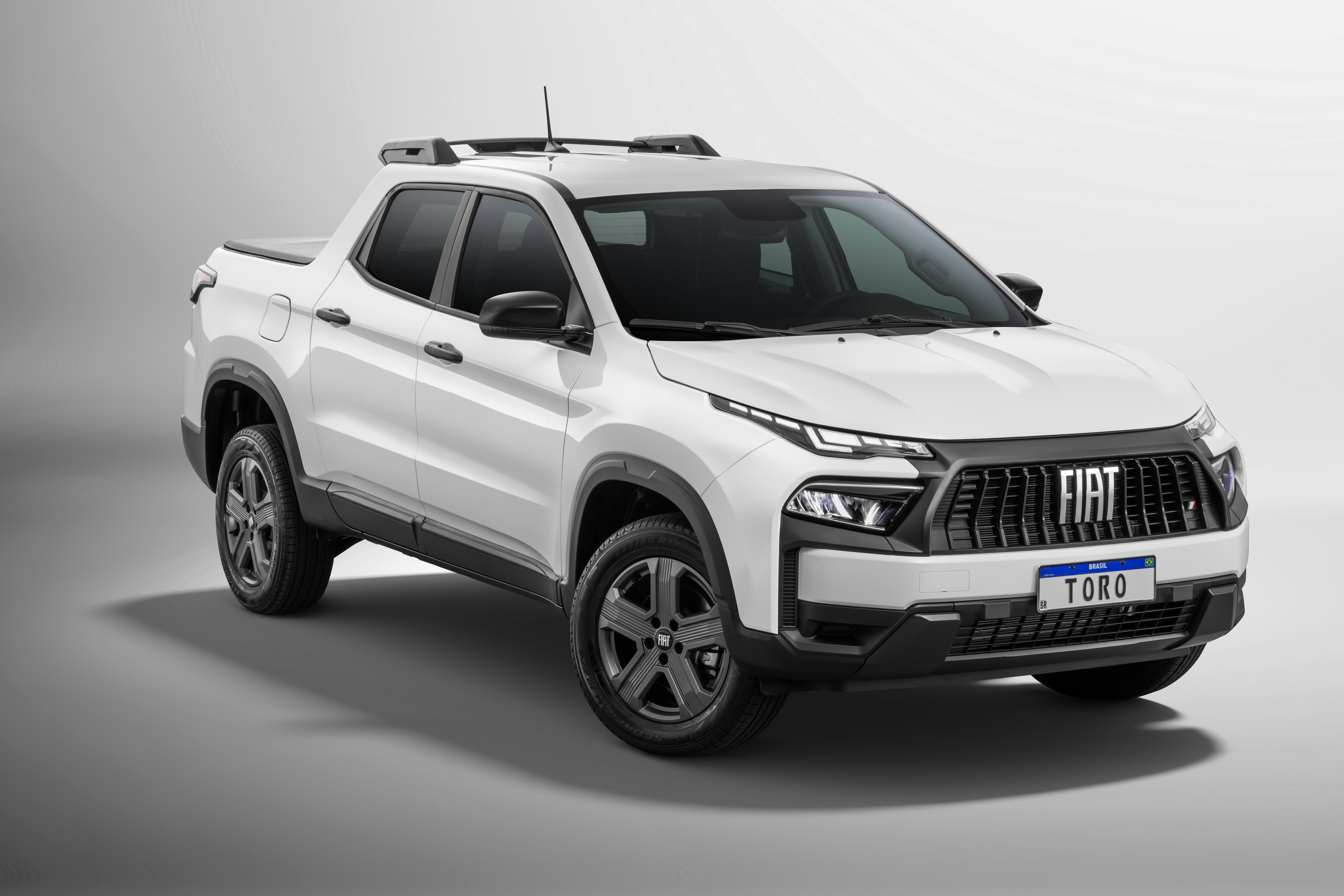 Fiat Toro 2027 tem desconto de até R$ 42.500 na tabela e sai a preço de Strada