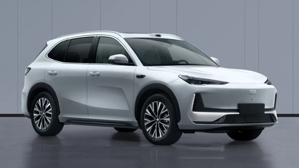 Geely EX5 ganha motor de 333 cv, tração traseira e maçanetas tradicionais na China