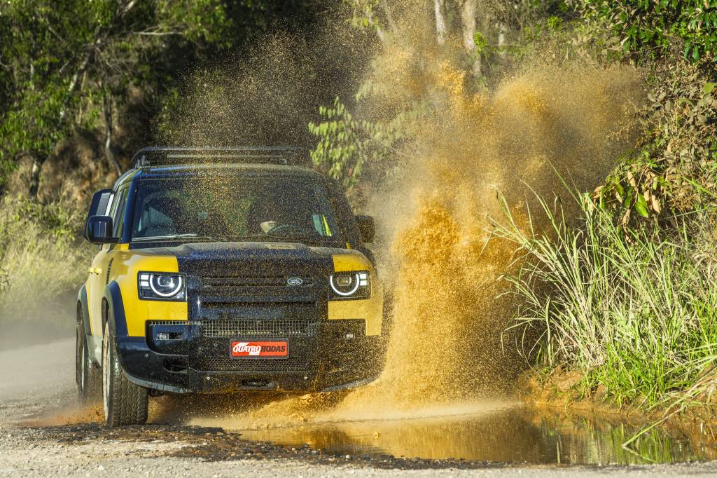 Defender 110 Trophy é jipão de R$ 899.990 que não tem medo de lama