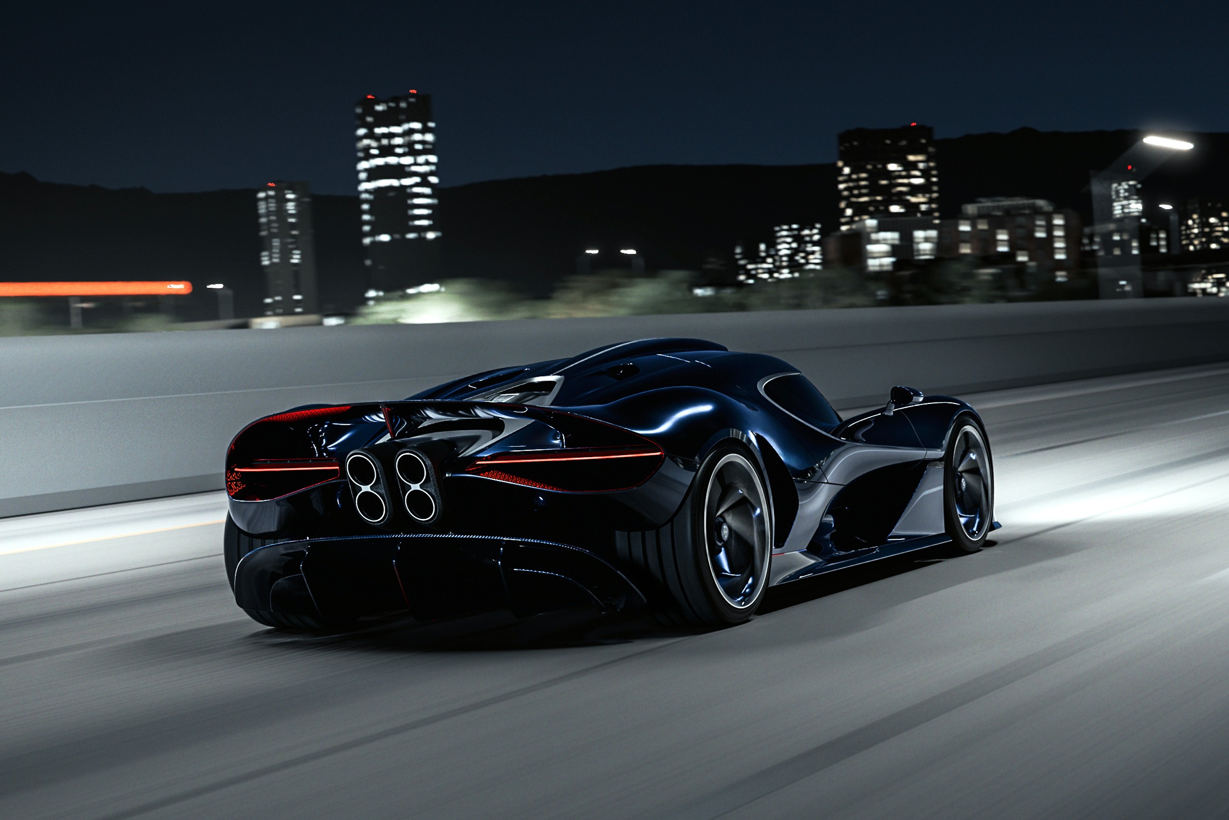 Carro esportivo azul escuro, visto por tr&aacute;s, em movimento r&aacute;pido numa estrada &agrave; noite, com luzes da cidade ao fundo