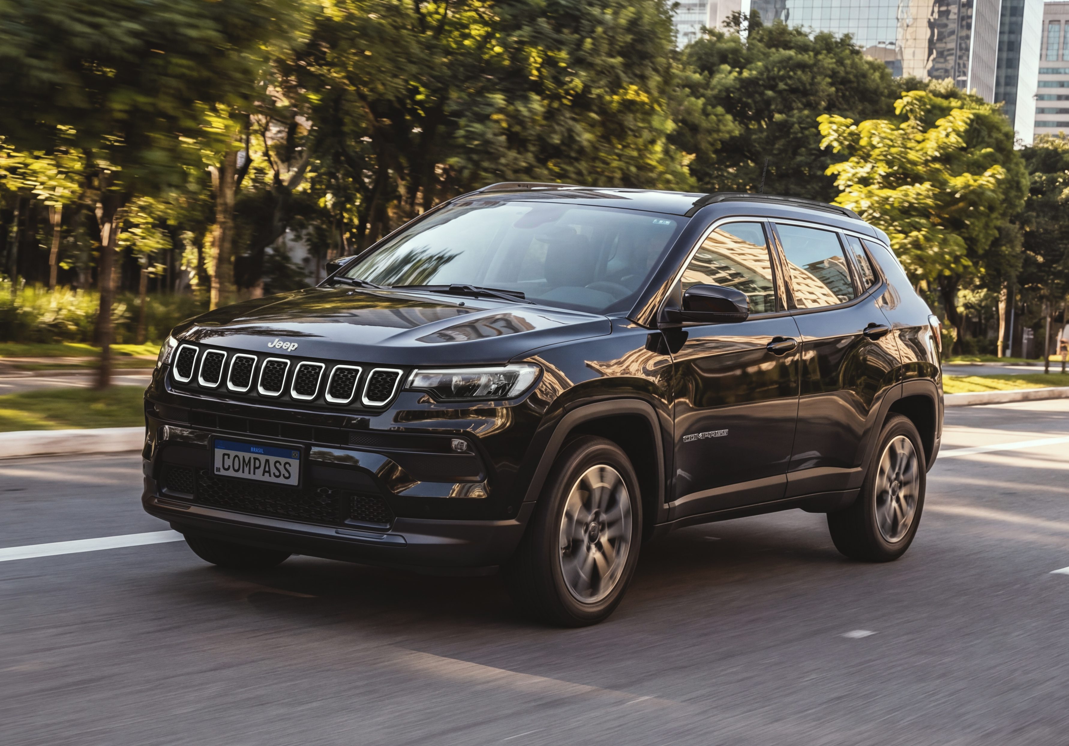 Jeep Compass 2027 ganha motor híbrido leve de 48V; veja preços e versões